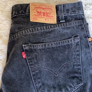 Vintage 90’s black Levi’s 550 relaxed fit 36 x 32